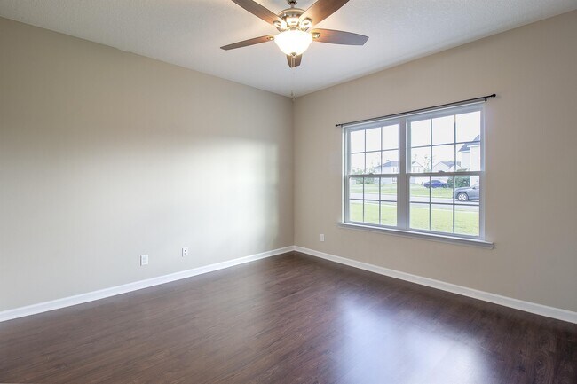 Foto del edificio - 1303 Windrow Dr