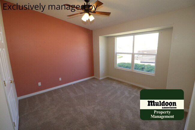 Foto del edificio - Unique Location and Low Maintenance Living...