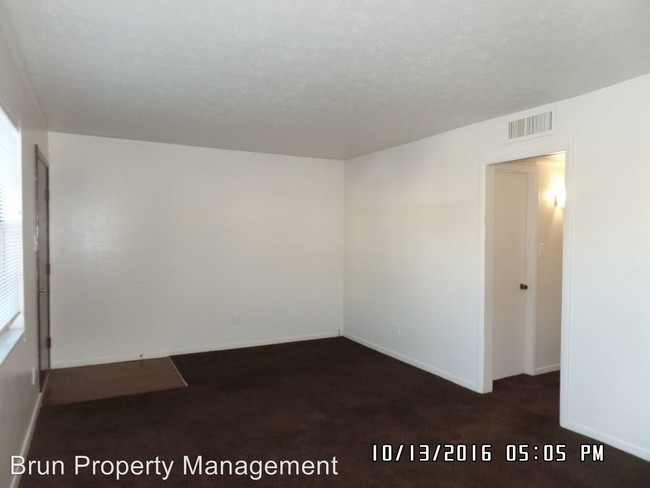 Building Photo - 609 E Inskip Dr