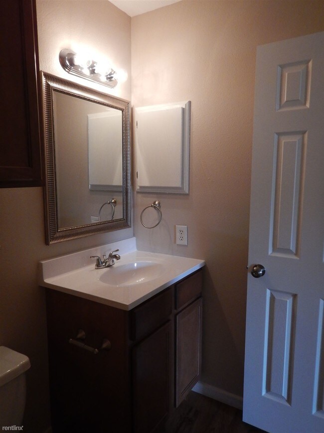 Building Photo - 2 br, 2 bath Duplex - 3615 Mahan Street 36...