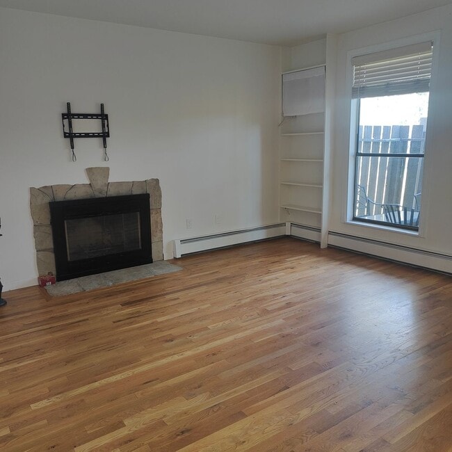 Building Photo - *ALL UTITLITIES INCLUDED* Spacious 1 Bedroom Condo for Rent in Niwot