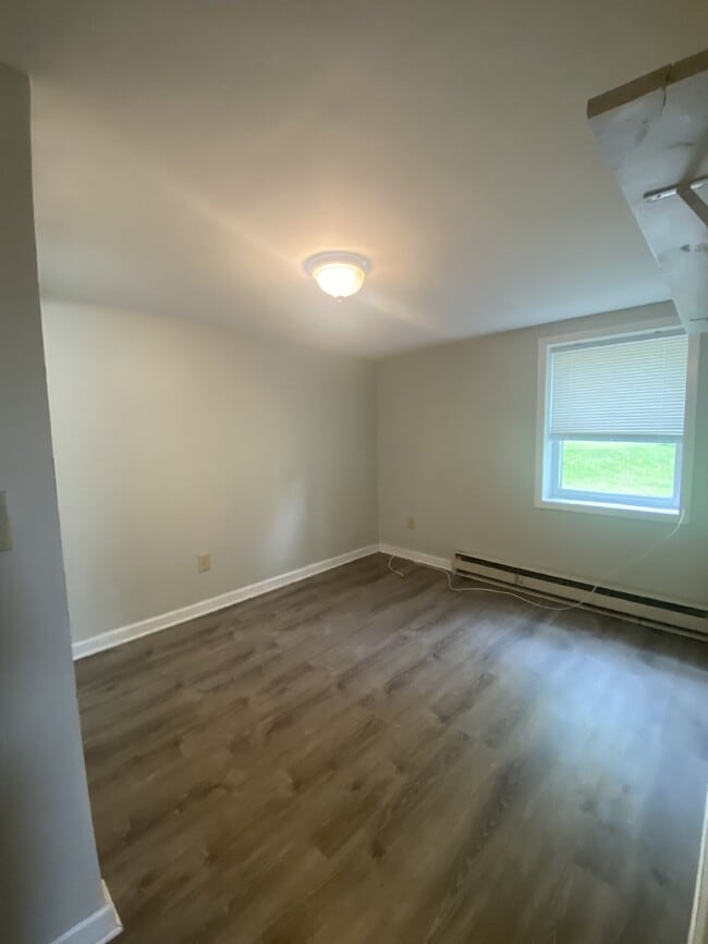 Building Photo - 1261 NY-7