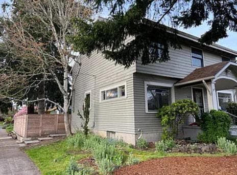 Building Photo - 2407 NE Skidmore St