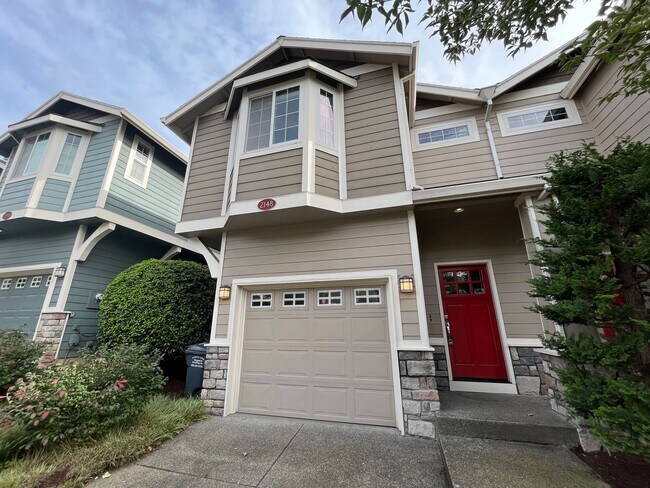 Building Photo - Charming 3Bd/2.5Ba twnhm in a Vibrant Port...