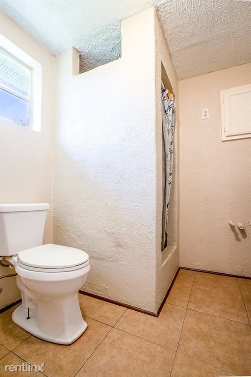 Building Photo - 1 br, 1 bath House - 8921 Sherbourne St