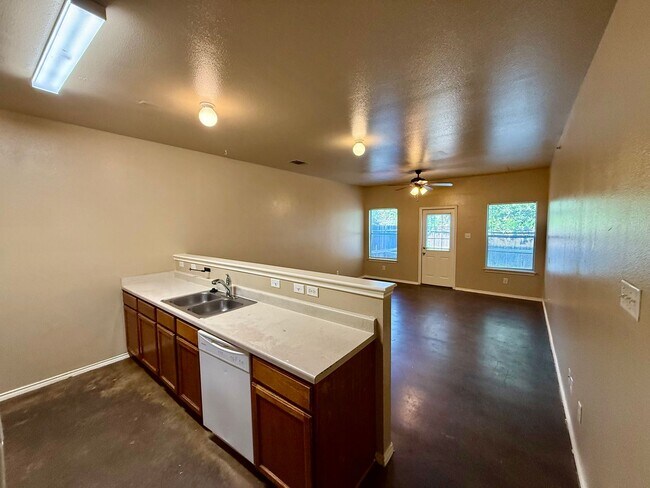 Building Photo - 10718 Mathom Landing