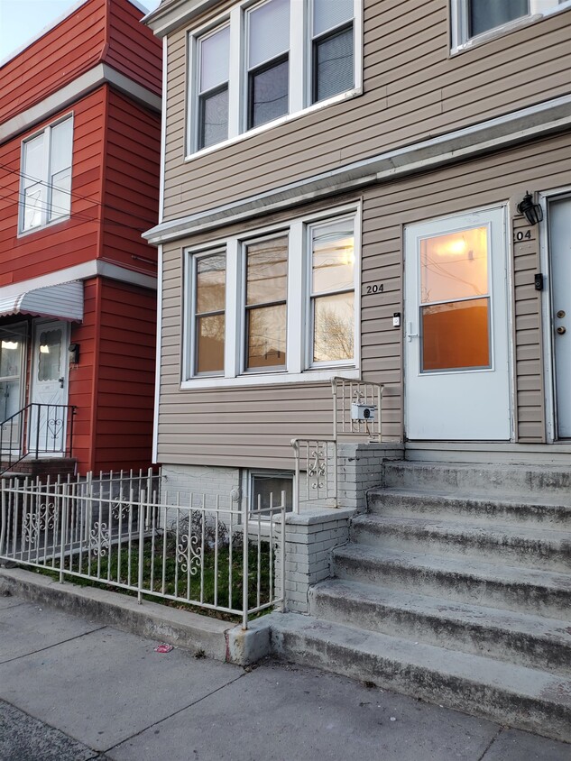 204 Clendenny Ave, Jersey City, NJ 07304 Condo for Rent in Jersey