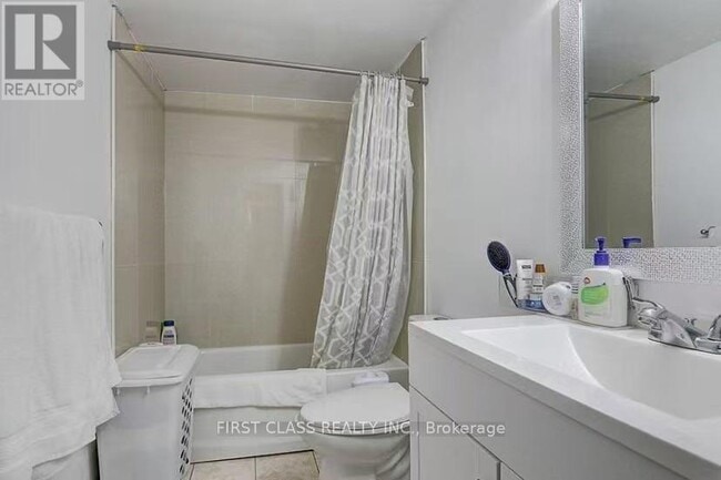 Building Photo - 5 Quantum St