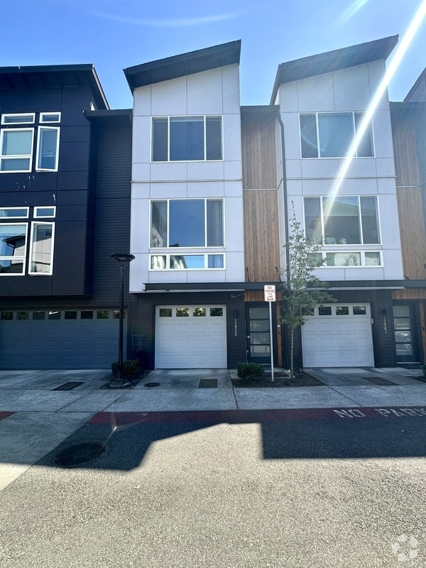 Building Photo - 13955 NE 15th Ct