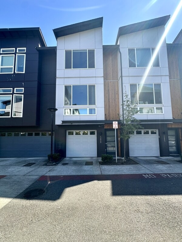 Foto principal - 13955 NE 15th Ct