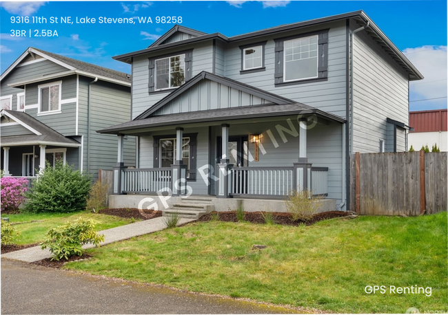 Foto del edificio - Stylish 3-Bedroom Home in Prime Lake Steve...