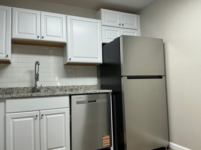 Building Photo - 2315 Cromwell Hills Dr