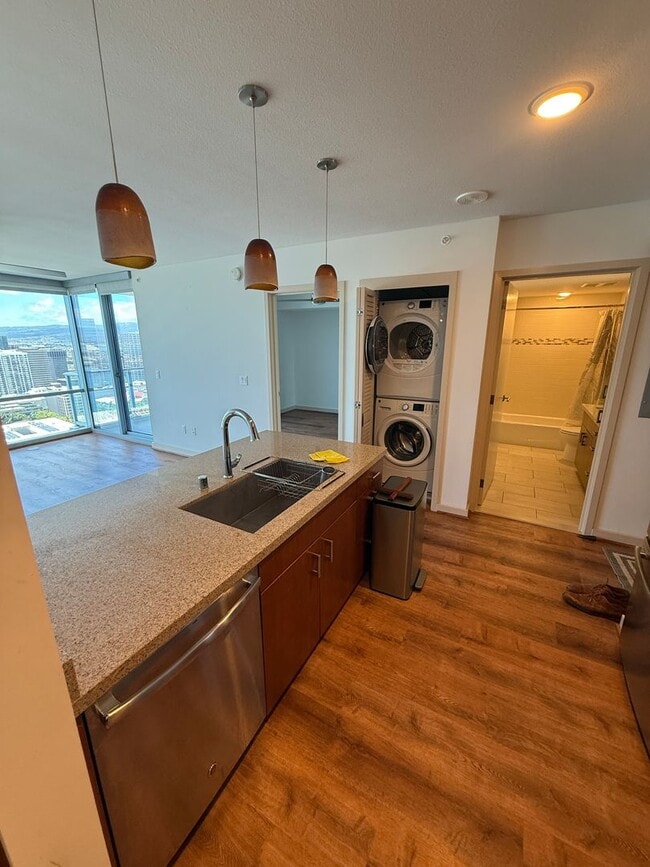 Foto del edificio - Luxury High-Floor 2BR/2BA Condo with Ocean...