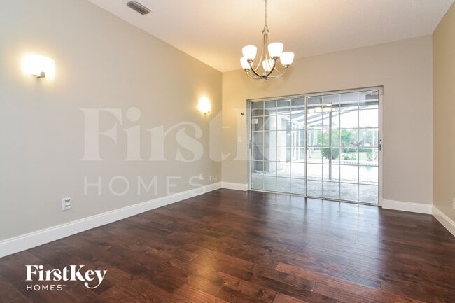 Foto del edificio - 2612 Crestfield Dr