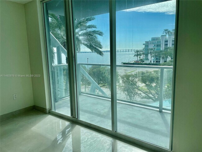 Foto del edificio - 1155 Brickell Bay Dr