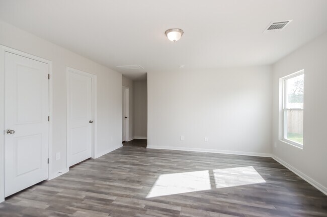 Building Photo - 15654 Briar Forest Dr