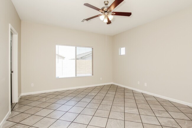 Foto del edificio - 5324 W Carson Rd