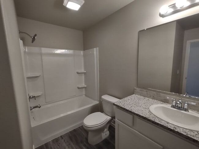 Foto del edificio - 2120 N Avenue J