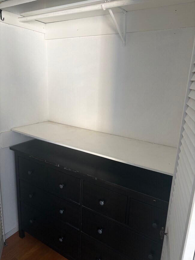 Foto del edificio - 1355 Elmwood St