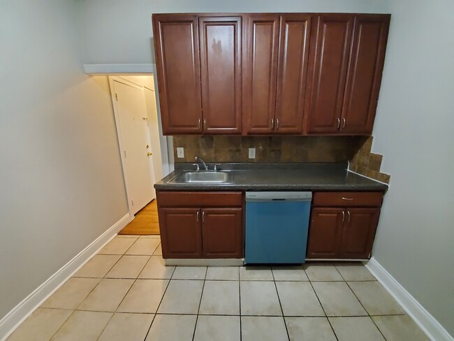 Building Photo - 134 Corbin Ave