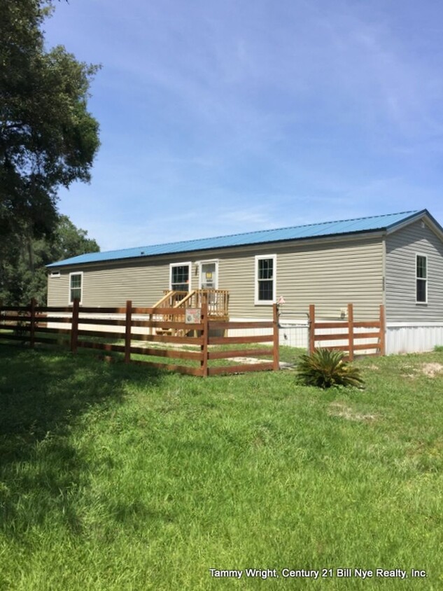 Primary Photo - THREE BEDROOM MOBILE HOME IN A RURAL SETTING