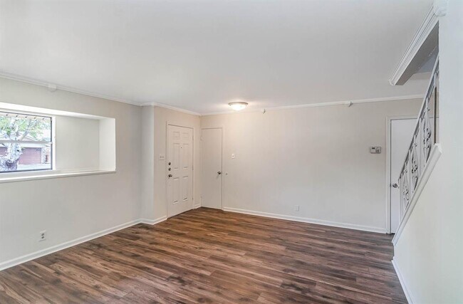 Foto del edificio - 405 Steeple Ridge Rd