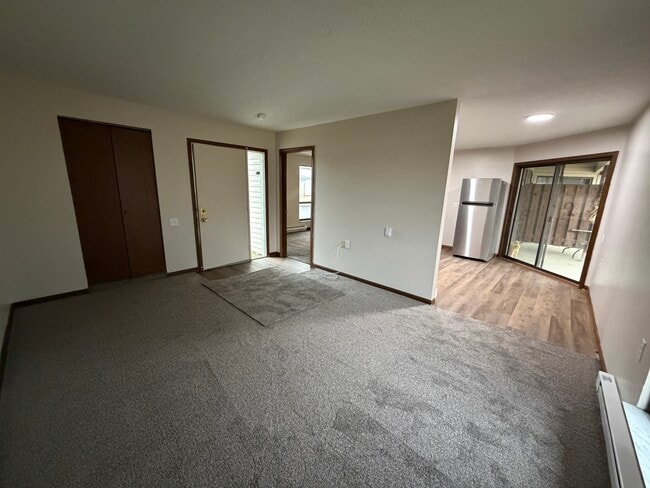 Building Photo - CedarCliff