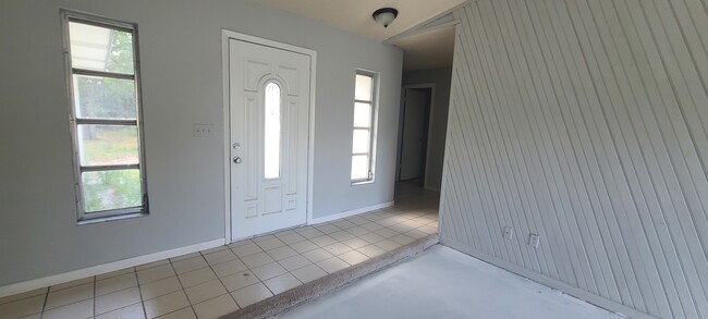 Building Photo - 5415 SW 20th St