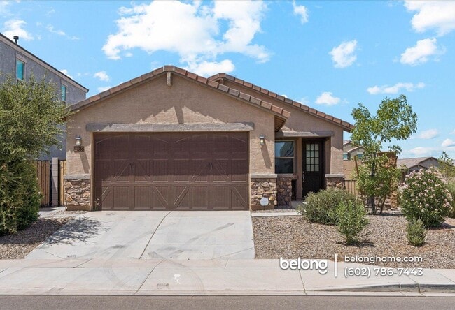 Building Photo - 40356 W Shaver Dr