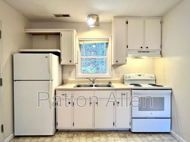 Building Photo - 109 Citadel Dr