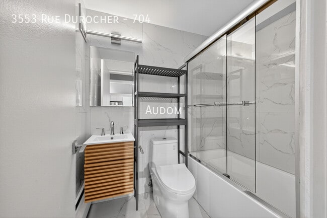 Building Photo - 3553 Rue Durocher