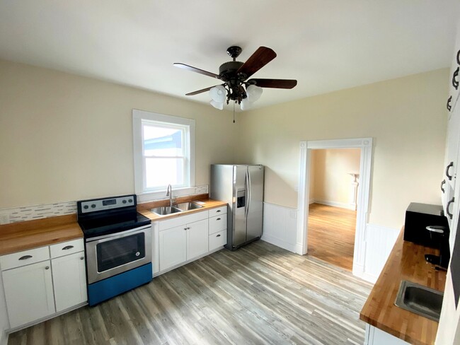 Building Photo - 2 Bedroom Home in Lynchburg