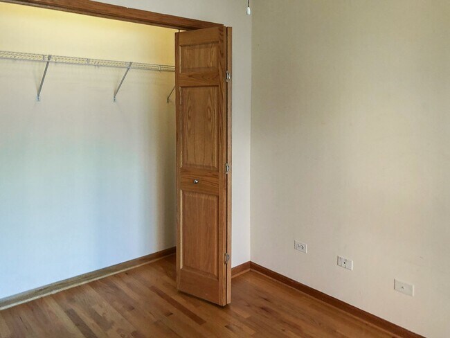 Foto del edificio - 1321 W. Belmont