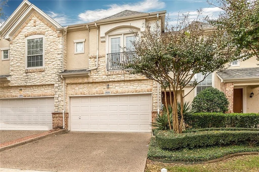 Primary Photo - 2520 Champagne Dr