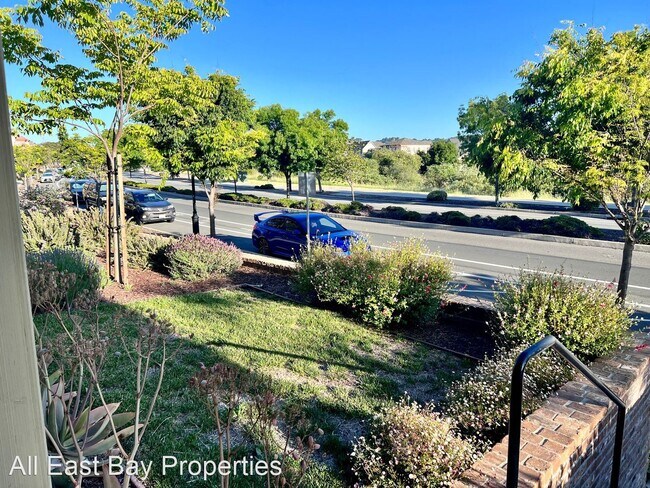 Foto del edificio - 4 br, 4 bath House - 1958 John Muir Pkwy