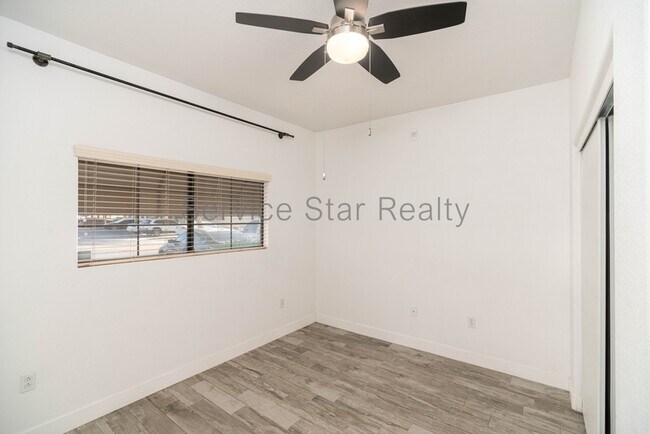 Foto del edificio - 3434 E Baseline Rd