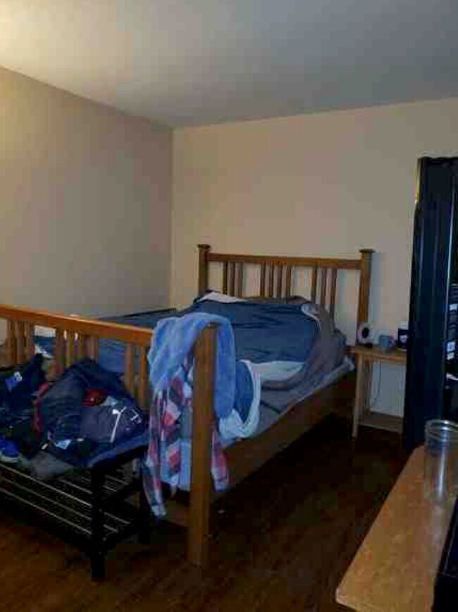 Foto del edificio - 5600 Hillcrest Ln