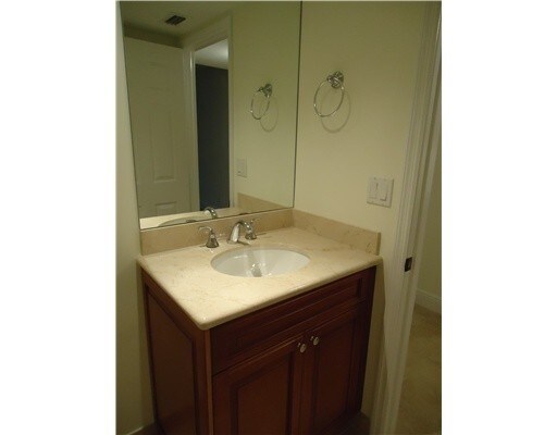 Building Photo - 3000 N Ocean Dr
