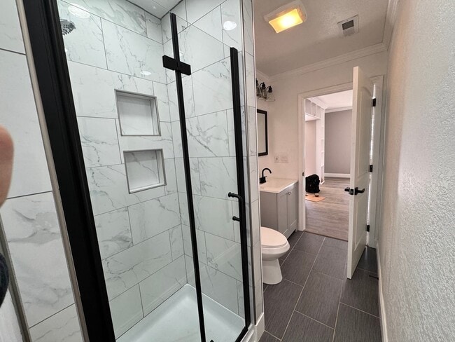 Foto del edificio - 2726 Highland Cir