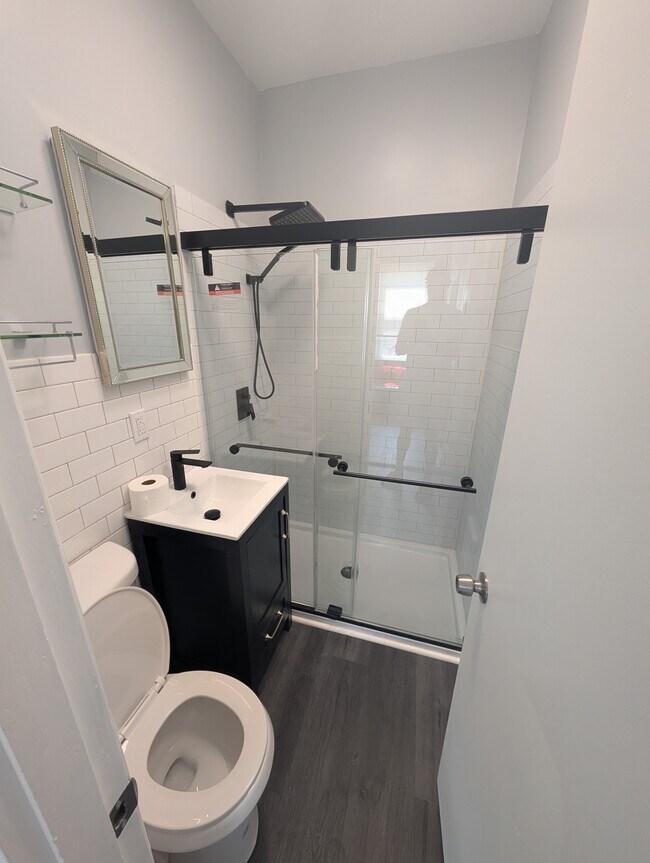 Foto del edificio - 5527 Howe St