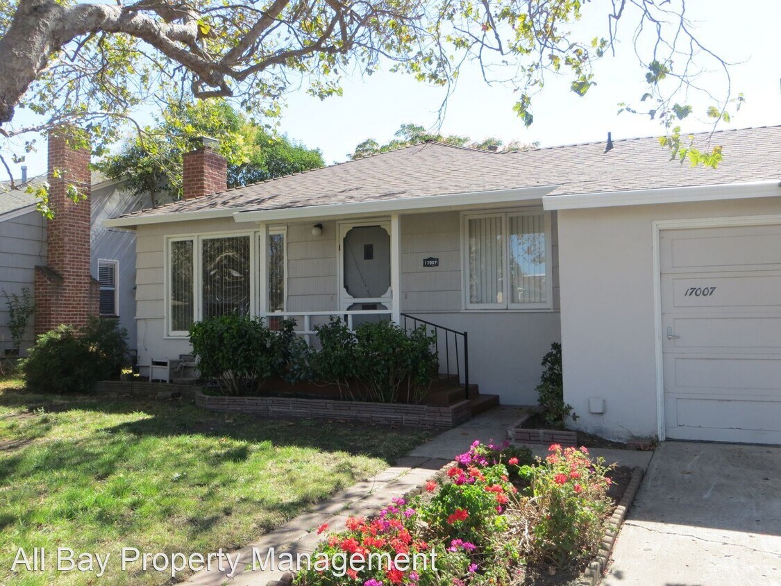 Primary Photo - 3 br, 1 bath House - 17007 Via Magdalena
