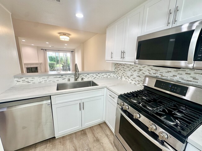 Building Photo - 5538 Las Virgenes Rd