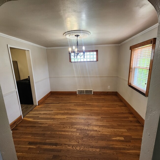 Building Photo - 1624 Bellaire Pl