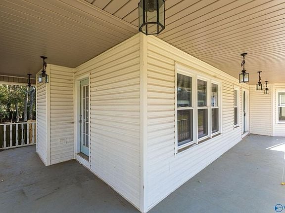 Building Photo - 219 Rosecliff Dr