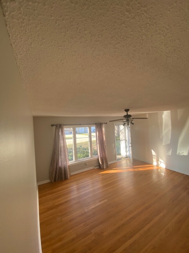 Building Photo - 607 N Kenilworth Ave