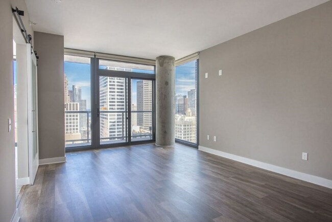 Foto del edificio - 500 N State St