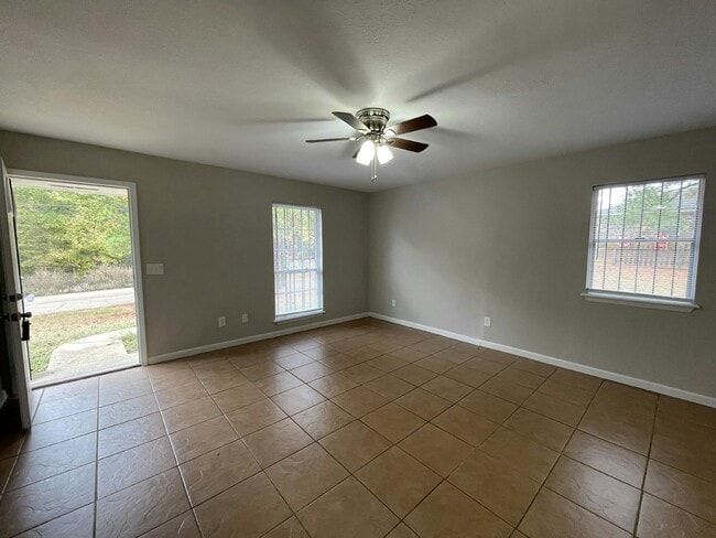 Foto del edificio - 2118 Thousand Oaks Dr