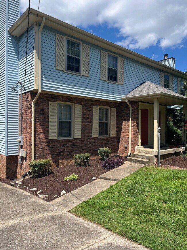 Foto del edificio - "Charming 3-Bedroom Retreat in Nashville – Spacious 1,149 Sq Ft with 1.5 Baths!"