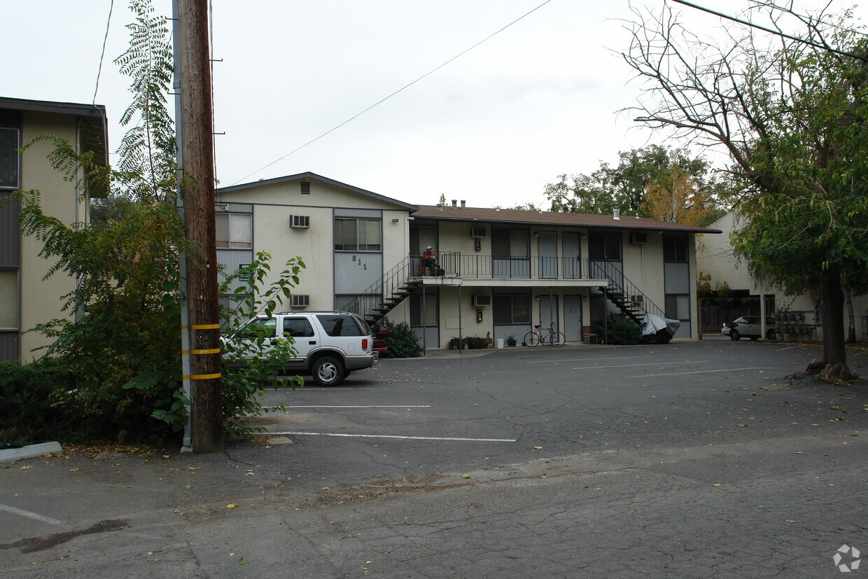 Building Photo - 811 W 1st Ave