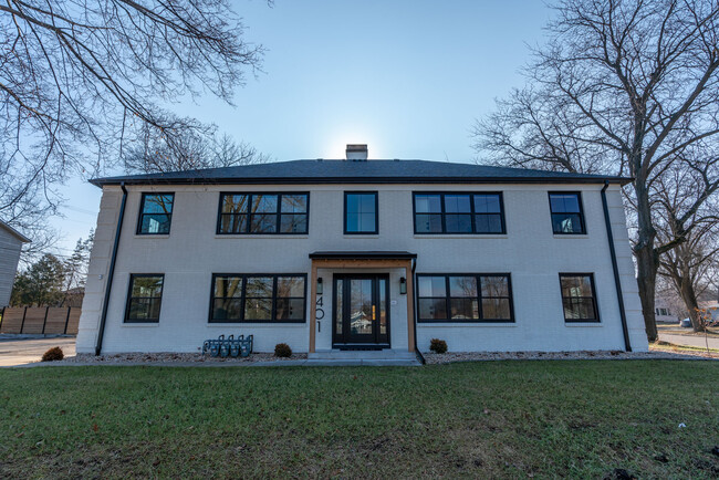 Building Photo - 401 Presidential Ln